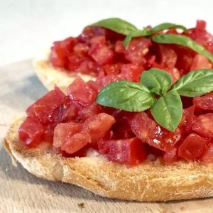 Crostone con Pomodoro fresco e Basilico
